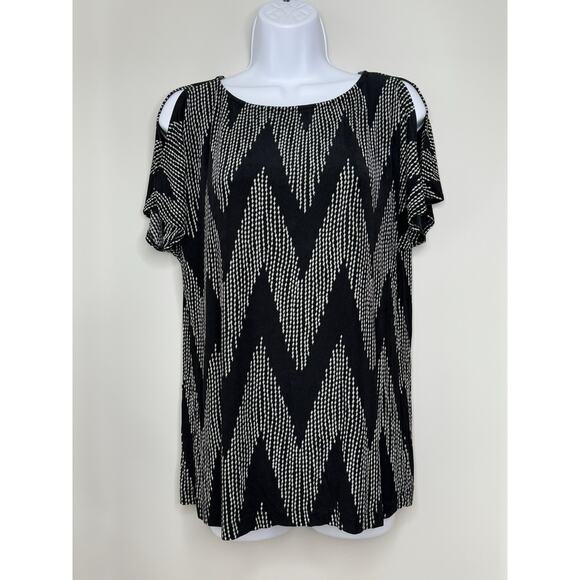 Chicos Travelers Top Size 1 Medium Black Gray Chevron Travel Career Resort CEO - Picture 1 of 12